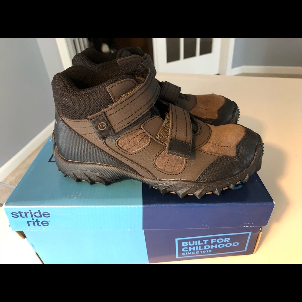 Stride rite boys boots size 2.5